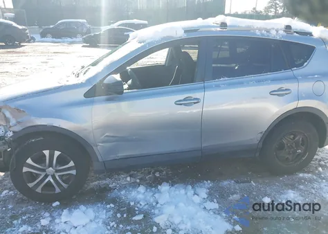2016 Toyota Rav4 Le z USA, uszkodzony, nr VIN 2T3BFREV3GW427209